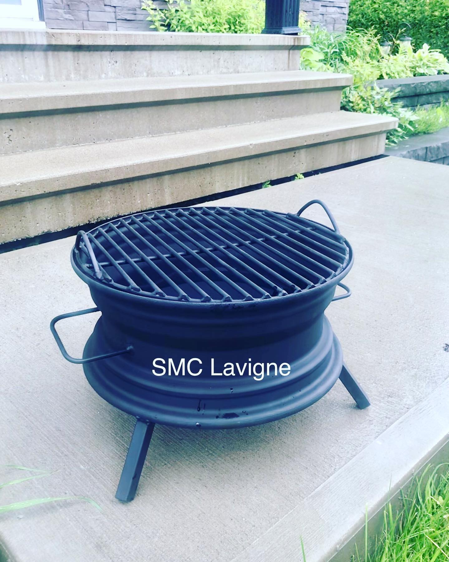 Barbecue portatif pour cuisson au charbon F-13 - SMC Lavigne